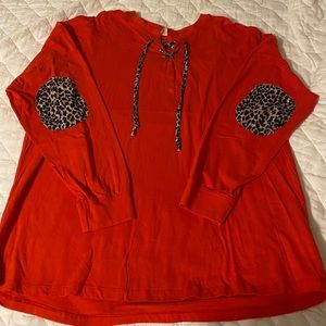 Beautiful blouse would look good with leggings